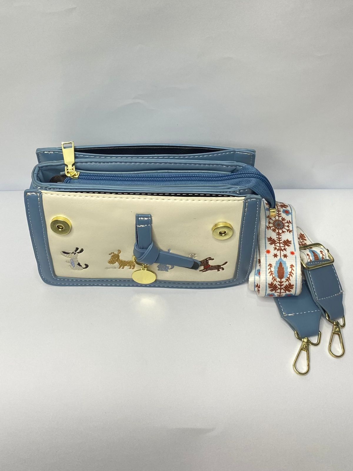 Embroidered Crossbody Bag (blue)